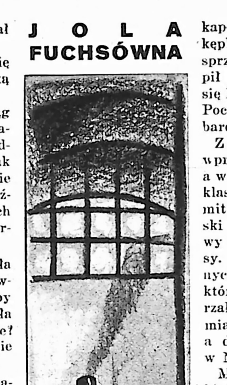 Rysunek: okno wagonu kolejowego, za nim zarys postaci i nocny krajobraz.