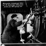 Maszynista ekspresu Flying Scotsman w budce parowozu