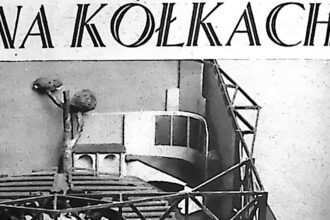 Model ruchomego teatru Andrzeja Pronaszki z obrotową widownią