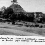 Fotomontaż: konny pomnik ustawiony na szczycie kopca, widok od strony pól.