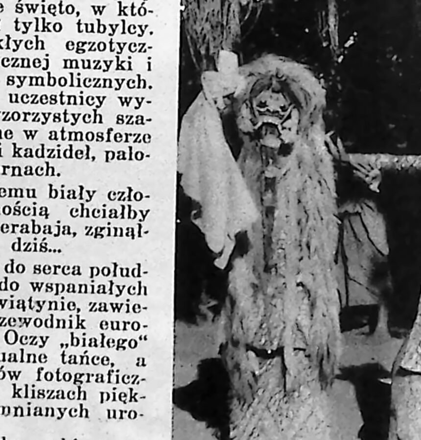 Dwie tancerki w ozdobnych balijskich kostiumach i nakryciach głowy.