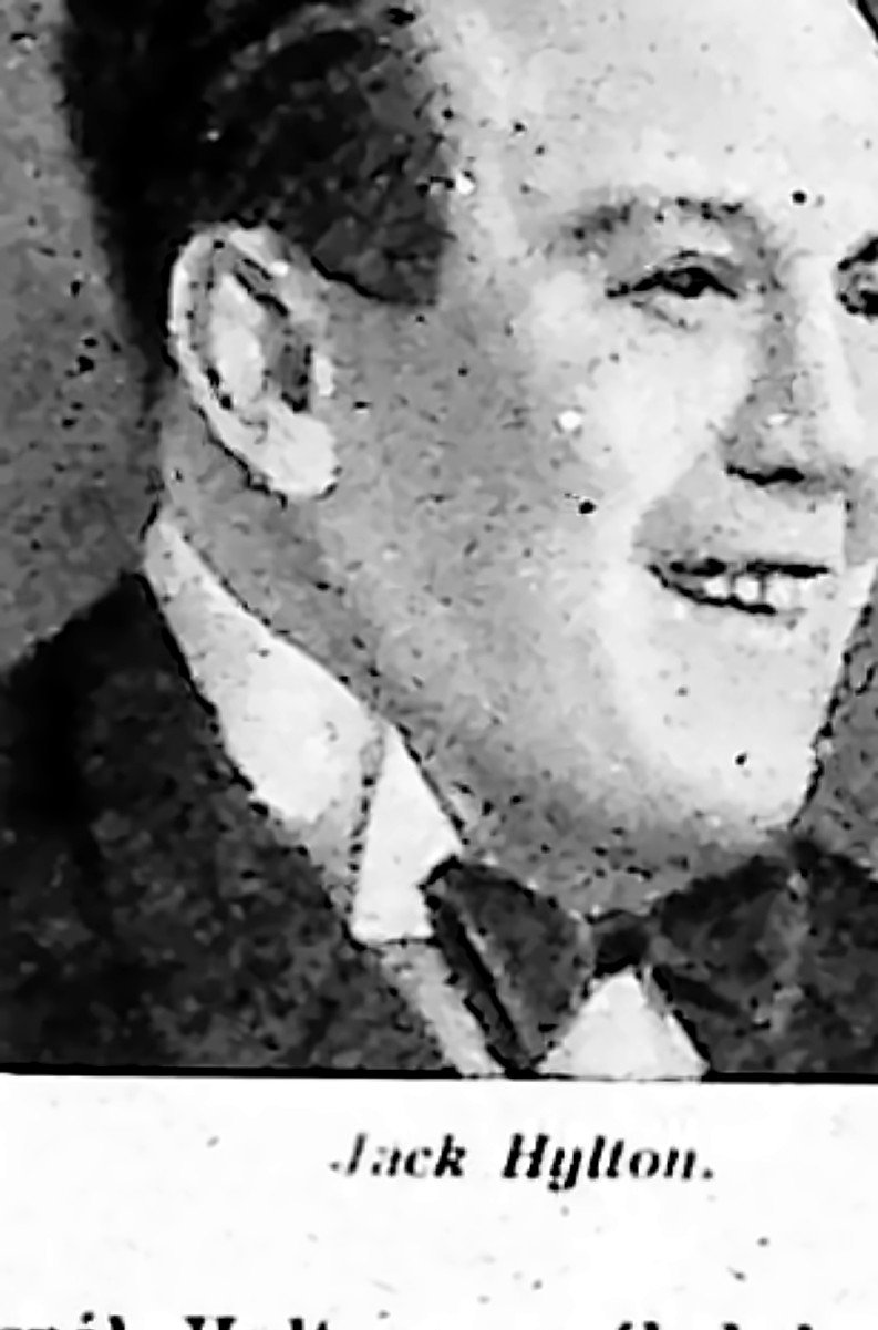 Portret dyrygenta i kierownika orkiestry tanecznej Jacka Hyltona.