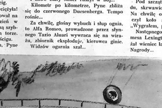 Jednoosobowy samochód wyścigowy z lat 30. w pełnym biegu na torze