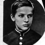 Młody Józef Piłsudski w mundurze gimnazjalnym, portret z lat szkolnych