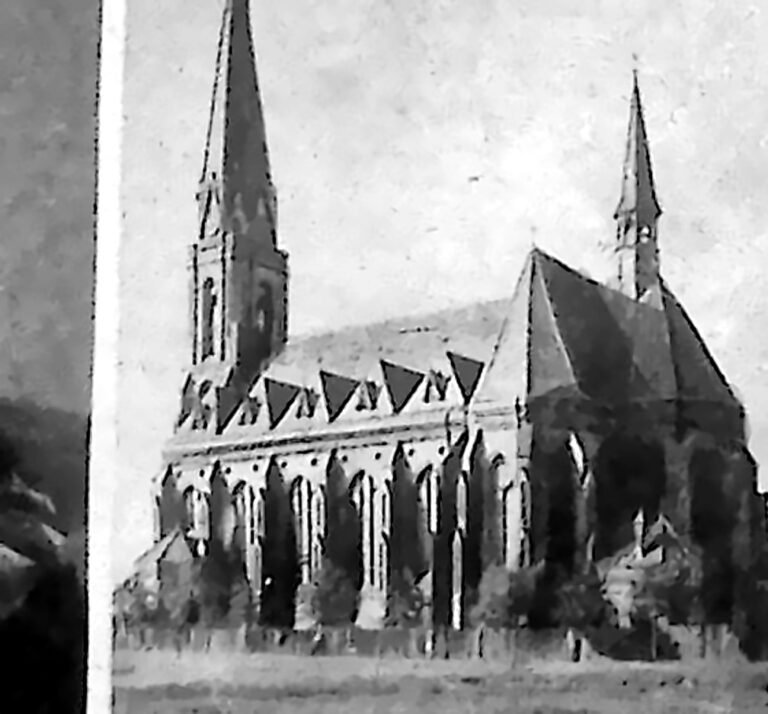 Neogotycki kościół św. Piotra i Pawła w Katowicach, pełniący rolę tymczasowej katedry. Fotografia z 1926 r.
