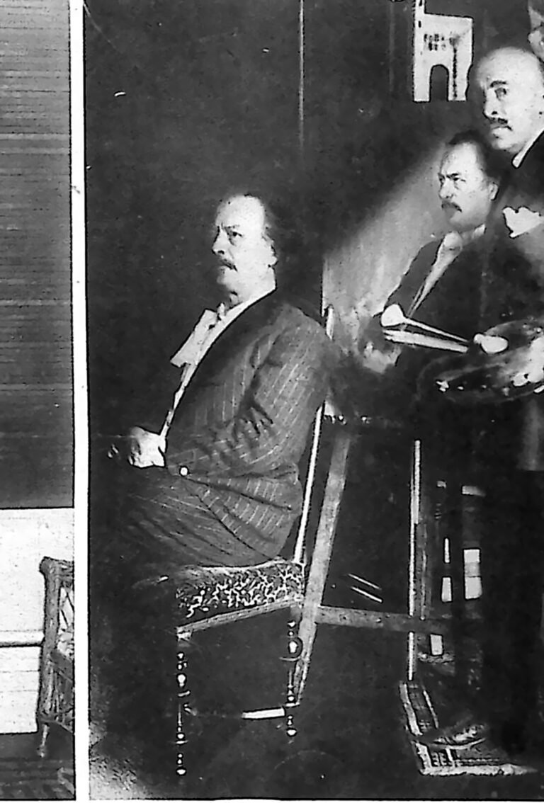 Ignacy Paderewski siedzący w fotelu i pozujący malarzowi Bolesławowi Szańkowskiemu z paletą w ręku. Fotografia z 1926 r.